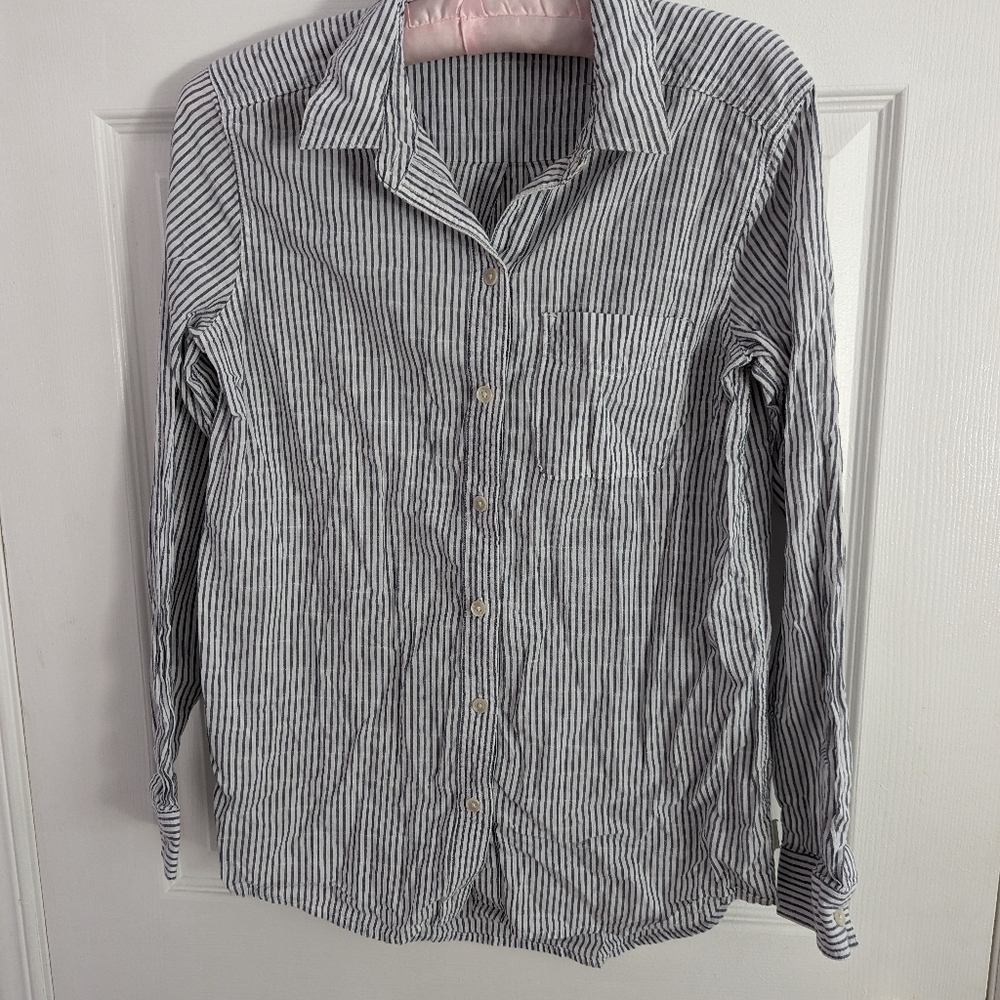 Eddie Bauer button up long sleeved shirt